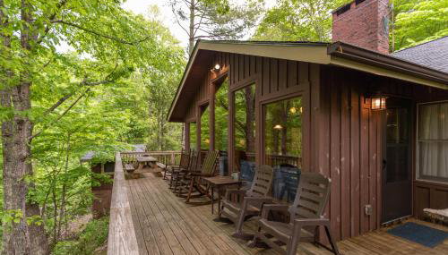 Bucky's Hideaway - Photo 2