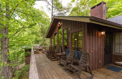 Bucky's Hideaway - Photo 2