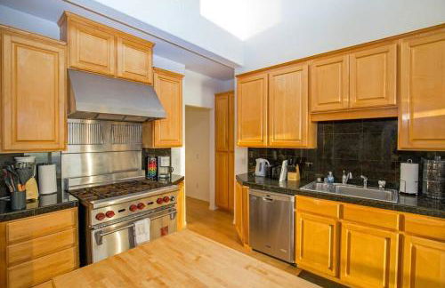 Exquisite Oceanview! by OceanviewHotTubs Oceanfront! Shelter Cove, CA Tesla EV station - Foto 27