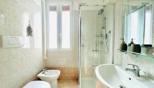 Sally's - Nel cuore di Sanremo - Foto 5, towels, Shower