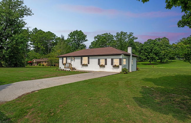 Tranquil Cozy 3br Home With Deck & Bbq 3 Bedroom Home by RedAwning - Photo 29