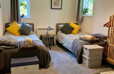 Hollyhocks Holiday Home- 2 bedroomed ground floor apartment sleeps 5 - Foto 9