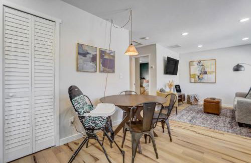 Secluded Westside Cottage - King Bed, Hot Tub, Views, Near Parks and Trails! - Foto 11