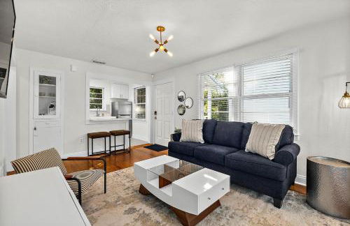 Private Uptown Flat - Walk to Nights of Lights! - Foto 5