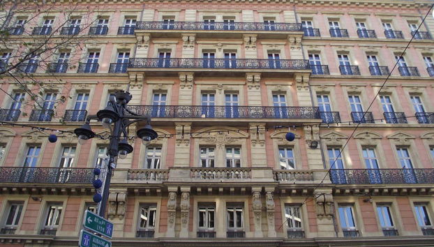 Noailles Guided Tour - Photo 3, Discovering Noailles' architecture