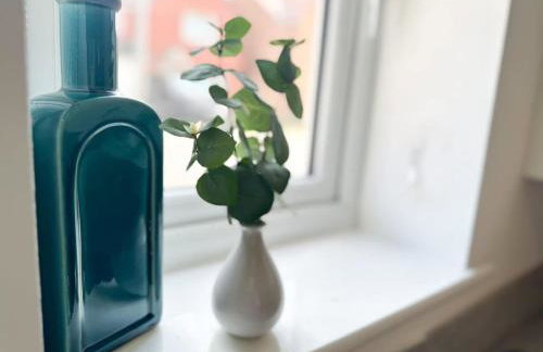 Chestnut House by Blue Skies Stays - Photo 5