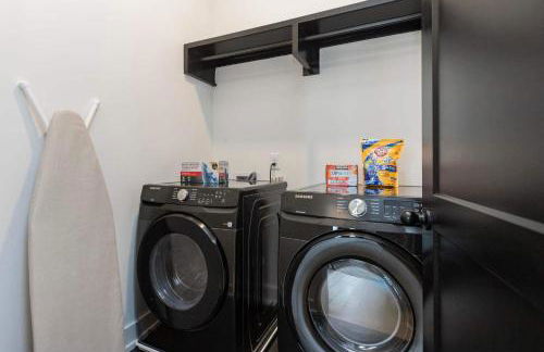 Rooftop Deck Hot Tub Fire pit Sleeps 10 - Foto 45