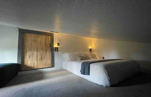 Blue Owl - Tree House Views! Couples Getaway! - Foto 10