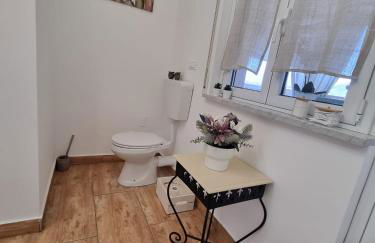 CITY HOUSE & FREE PARKING by Perry-Holiday moderno, panoramico e comodo fino a 6 ospiti - Foto 52