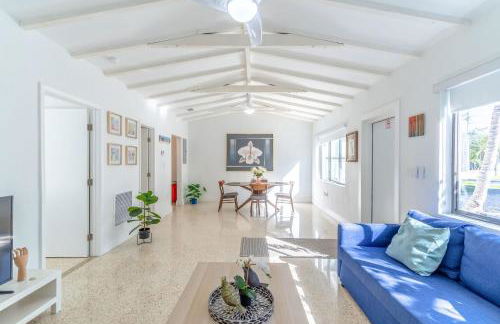 Renovated Apts with Kitchen, Fast WiFi, Smart TV, Roku & Pool Onsite 4 mi to Surfside Beach - Foto 3