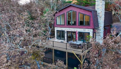 The Swirling Bird - Photo 1