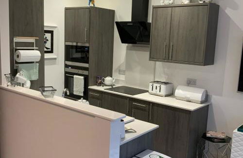 The Monroe - 2nd Floor - Luxury for up to 4 guests near Open Air Theatre and North Bay - Foto 12