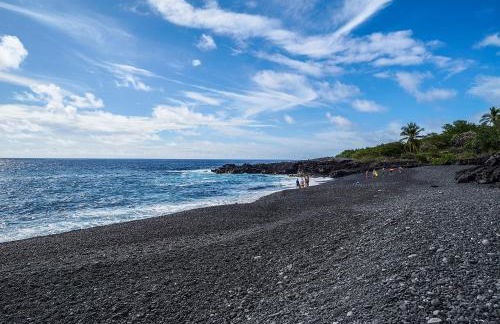 Ocean-View Bungalow Walk to Pebbles Beach! - Foto 30