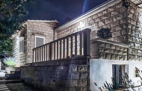 Awesome Home In Novo Selo - Foto 9