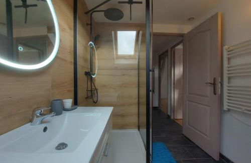 Parfait pour les amoureux de la nature: maison 2 chambres avec jardin, proche forêt et château - FR-1-581-74 - Foto 6