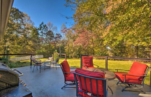 Mod Stable House on 10 Acres, Walk to Lake! - Foto 3