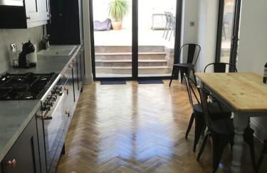 Large newly refurbished house close to harbour Free Parking - Foto 12