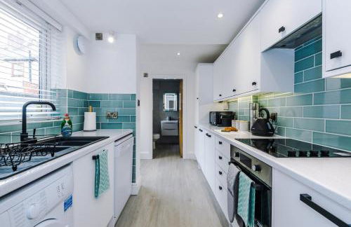 Phillip House - Photo 2