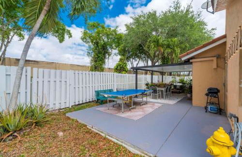 Designer Stylish Villa by Sawgrass with Hot Tub and Arcade Games - Foto 46