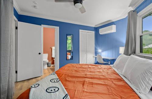 Fun & Funky Asheville Home with Pool Table, Darts - Foto 19