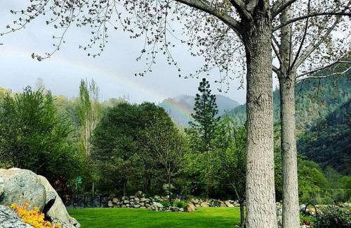 Charming Cottage Rental with Fabulous Views of the Trinity River in Northern California - Foto 16