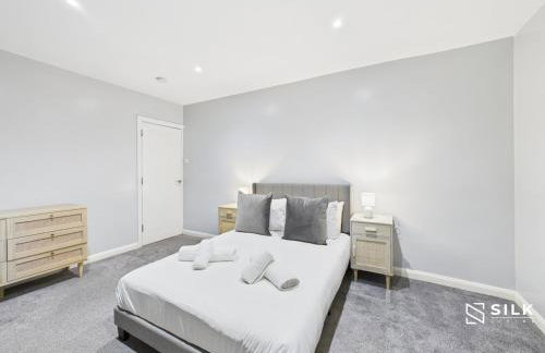 Refurbished 4-Bed, Open-Plan Living, Sleeps 10 - Foto 41