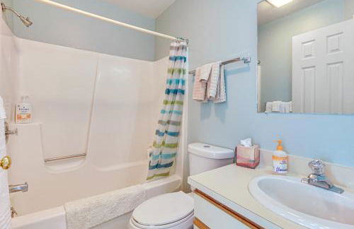 Walk to Bolton Valley Resort Condo with Mtn Views! - Foto 17