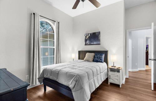 Large Luxury 4-BR Home EPIC GameRoom! Lighted Deck & Grill! - Foto 18