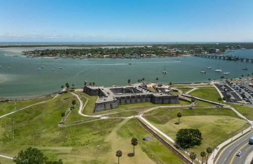 Urban Loft - City Center Walk to Everything - Photo 25