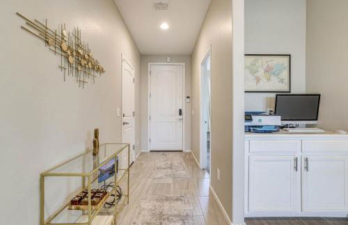 Outdoor Oasis with Pool and Spa Goodyear Getaway - Foto 10