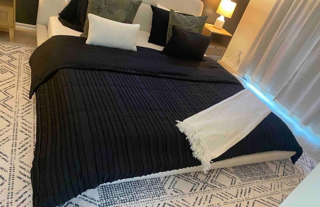 Hollywood Hills Sunset Strip Home w Hottub - Photo 8