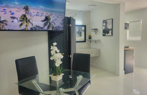 Kevin#B Chic Studio with Patio near Fort Lauderdale Beach - Foto 12