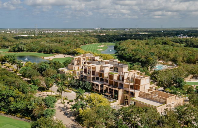 Lumina at The Village Luxury Residences in Corasol - Foto 1