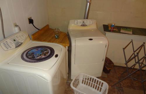 Covered By Faith Rentals -Storybook Home - Foto 17