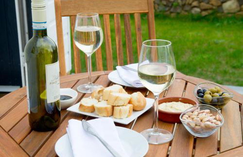 Hillside Studio - Photo 20