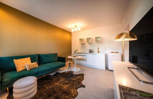 goldfinger + suites - Photo 55