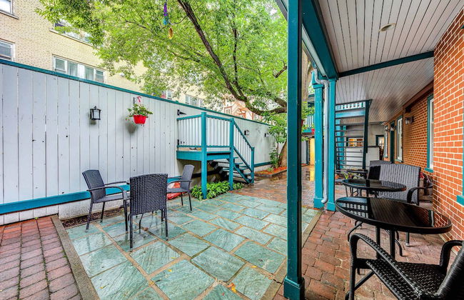 Beautiful Vieux Quebec 2 Bed Apt - Photo 19