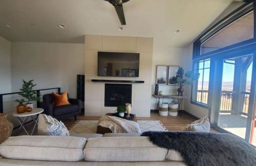 Spectacular Mountain views Year round - Photo 17