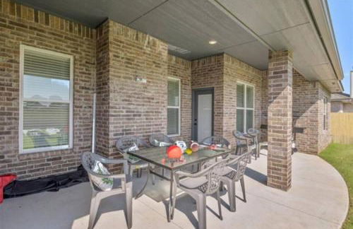 Just Like Home #6: Norman: It's Game Time (campus) - Foto 45