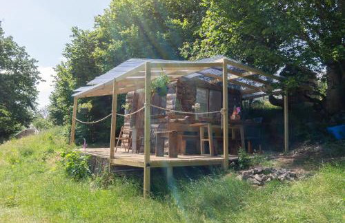 Wood Cabin & 4 Large Bell Tents - Hapus Hideaway - Foto 4