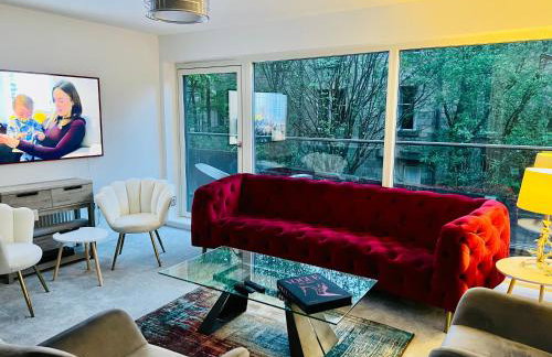 DESIGNER HOUSE - University of Glasgow / Central Glasgow 'Hillhead' West End G12 - Luxurious & Contemporary Detached House / Terrace / Garden / 'electric car charging' Garage Parking - Foto 47