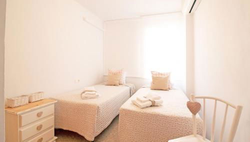 Global Properties, Practico apartamento con piscina en Residencial Brezo Canet - Foto 5