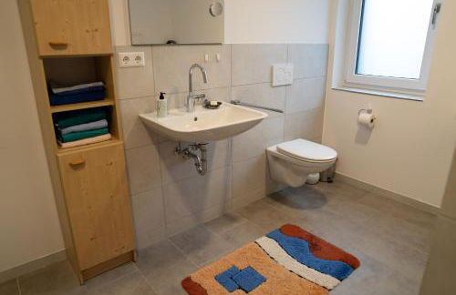 Gästewohnung in Massivholzhaus - Foto 12