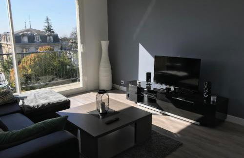 Superbe appartement proche Bordeaux pied du tram - Foto 1