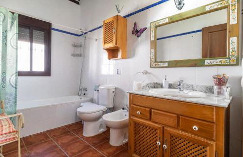 4 Bedroom Stunning Home In Guillena - Foto 25