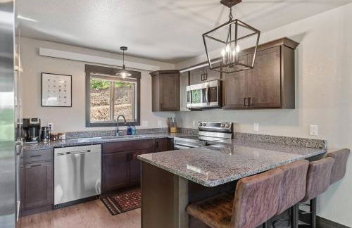 High Mountain Rustic Cabin Hot Tub Game Loft - Foto 7