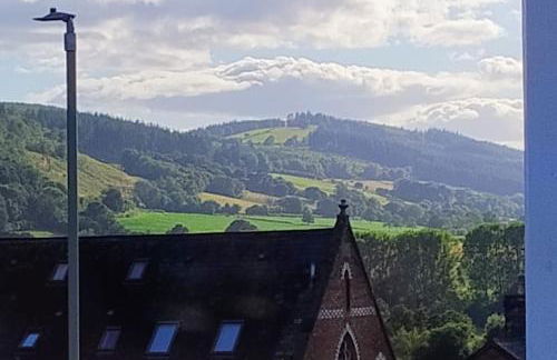 Ludlow Mews Town House with Free parking - Photo 19