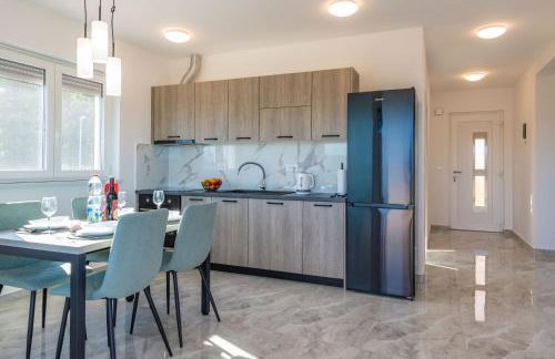 Villa Mia in Labin, a two apartment villa with pool close to the sea - Foto 13