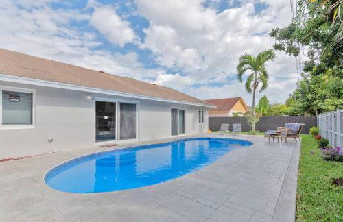 Spacious 4 bedrooms, 2 bathroom house with pool - Photo 34