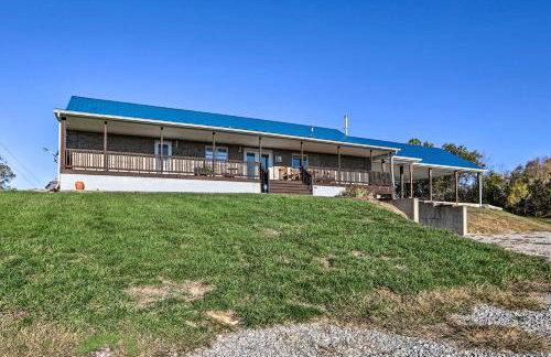 Family Farmhouse on 160-Acre Ranch with Hiking Trail - Foto 33